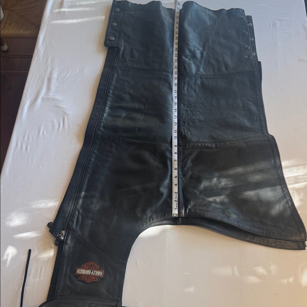 Harley-Davidson Black Leather Riding Chaps, size Lg. Excellent used condition - Picture 8 of 8